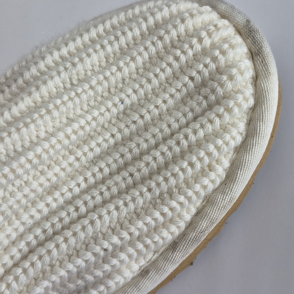 UGG Australia Classic Cardy CREAM Three Button Knit Boots Size 9 - Picture 9 of 16